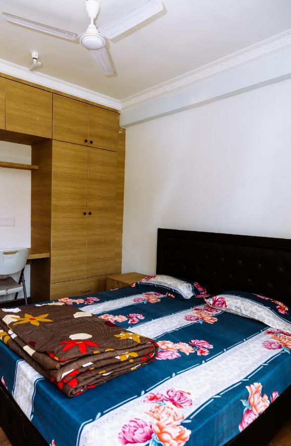 Rvr Home - Beautiful Rooms Бангалор Экстерьер фото